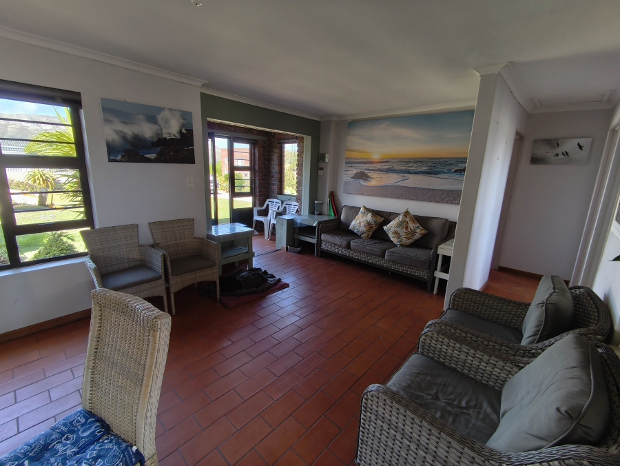 2 Bedroom Property for Sale in De Kelders Western Cape